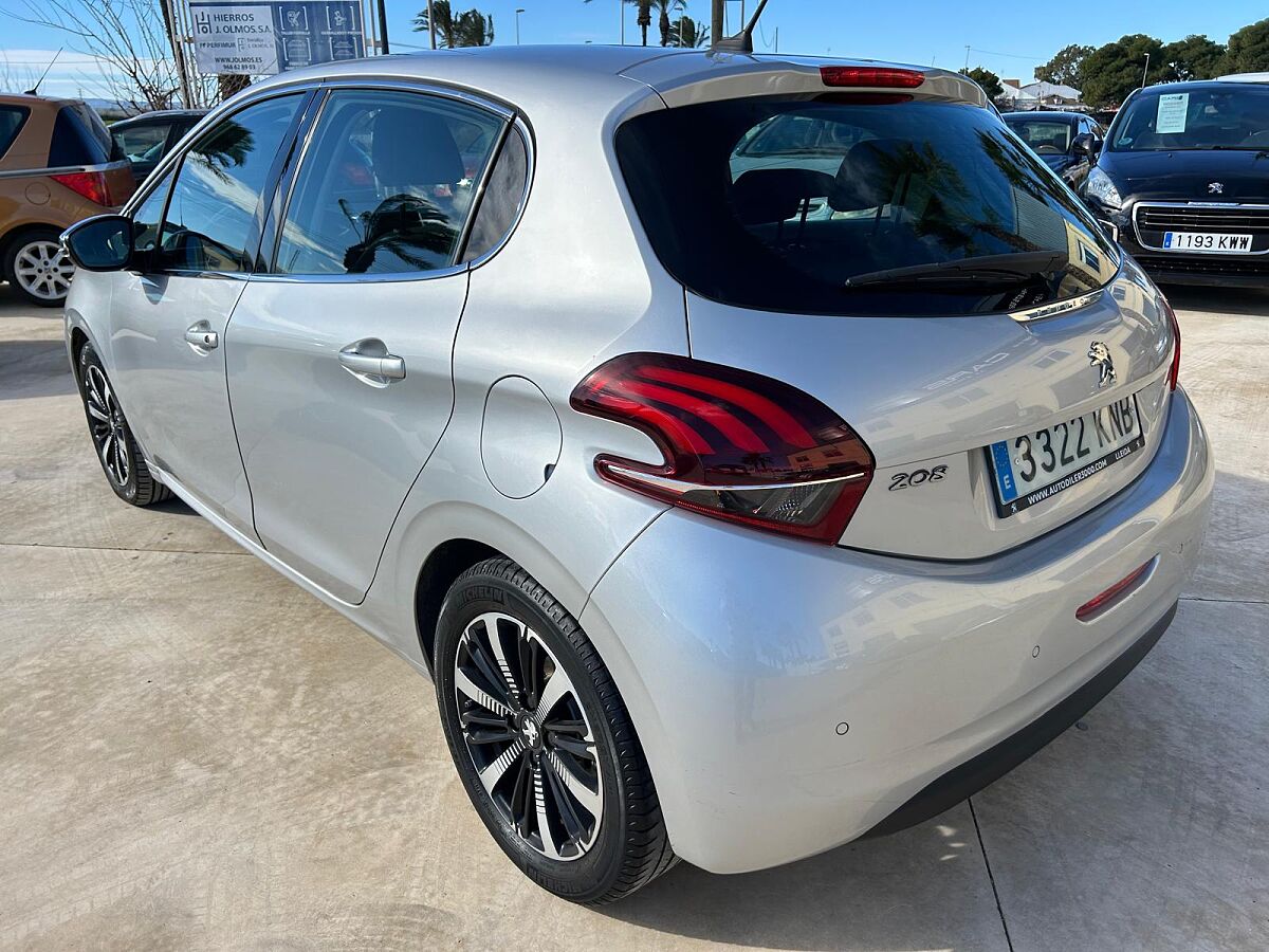 PEUGEOT 208 ALLURE 1.2 E-THP AUTO SPANISH LHD IN SPAIN 71000 MILES SUPERB 2018